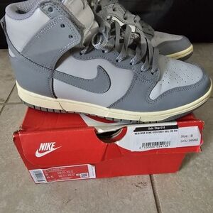 Nike Women's Sneakers in Gray and Cream